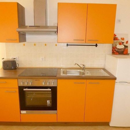 Apartments Kvesic سيلو المظهر الخارجي الصورة