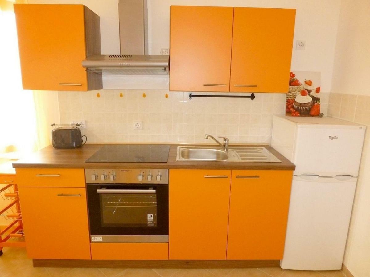 Apartments Kvesic سيلو المظهر الخارجي الصورة
