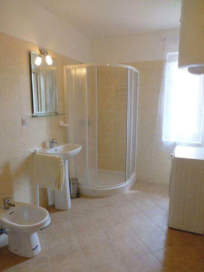Apartments Kvesic سيلو المظهر الخارجي الصورة