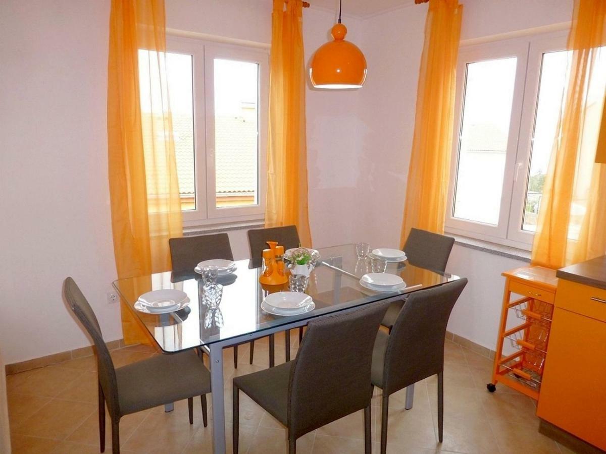 Apartments Kvesic سيلو المظهر الخارجي الصورة