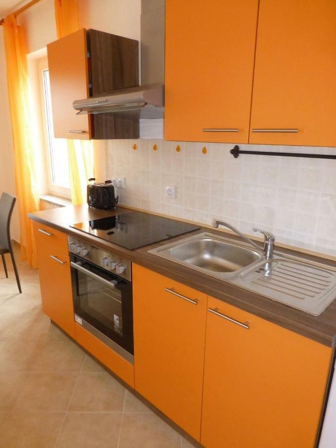 Apartments Kvesic سيلو المظهر الخارجي الصورة